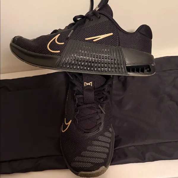 Nike unisex Black and Gold Metcon 9 women’s 8 - Image 5