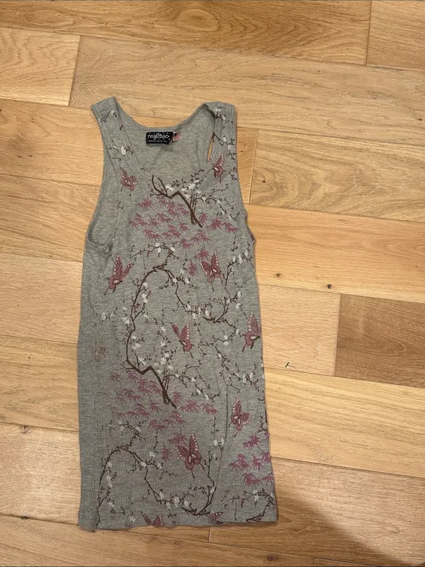 Realtree Gray Ribbed Tank Top with Mauve Floral & Butterfly Print small - Image 2