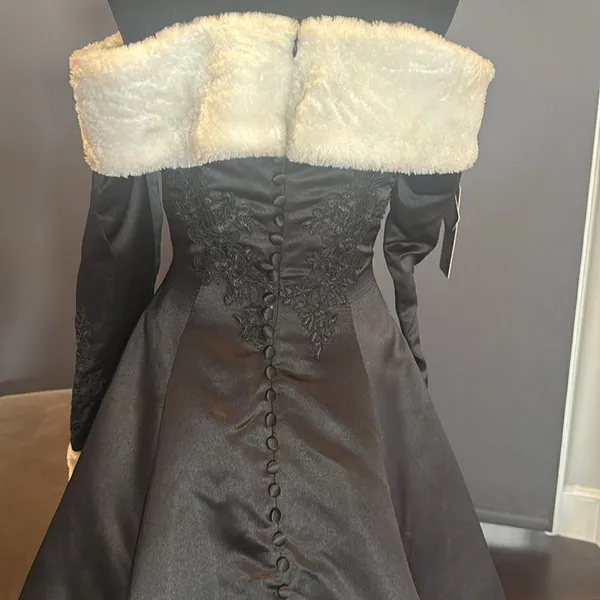 Women’s Black Off the Shoulder Christmas Holiday Winter Dress Train Size 2 NWT - Image 6