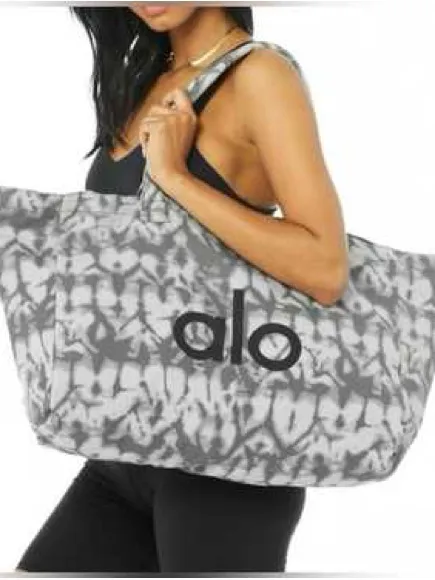 Iconic Shopper Tote , Grey tie-dye pattern Tota Pilates & Yoga Bag ALO Yoga Nwt - Image 2