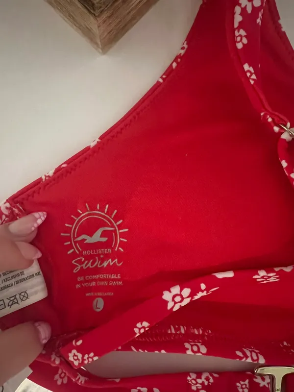 Hollister red floral  bikini top - Image 5