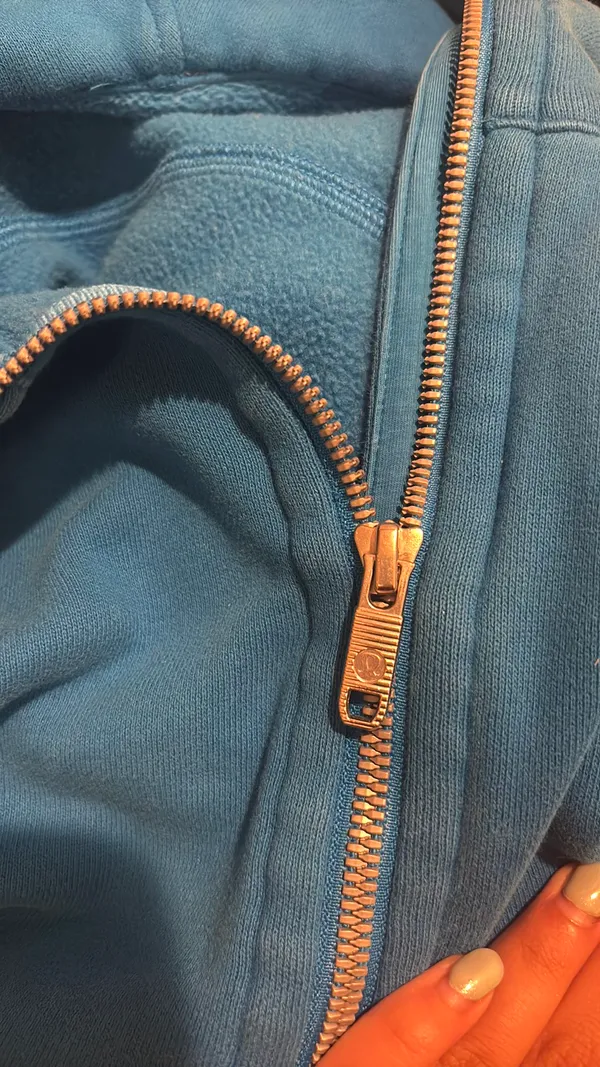 Lululemon Scuba Hoodie - Image 5