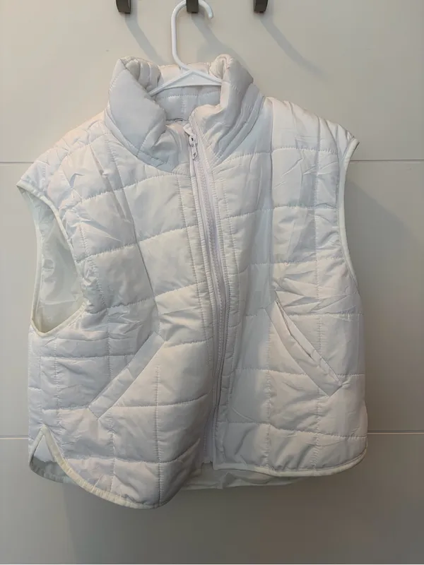 Amazon White Quilted Vest - Image 2