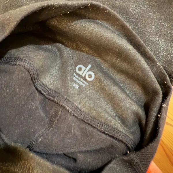 ALO Yoga Charcoal Leggings - Image 4
