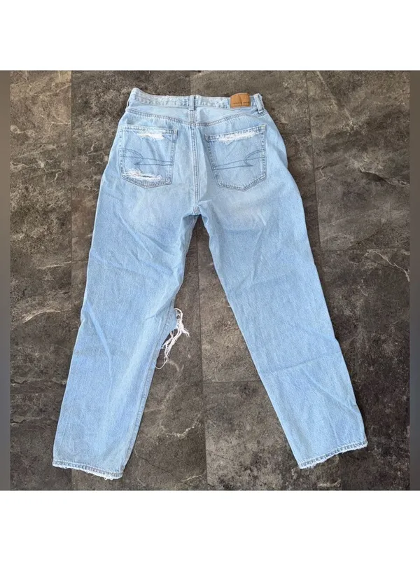 American Eagle Outfitters Mom Straight Jean Size 6 - Image 2