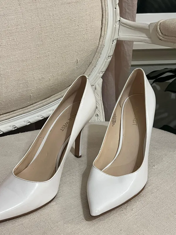 Nine West White Leather Martinar Pump - Image 4