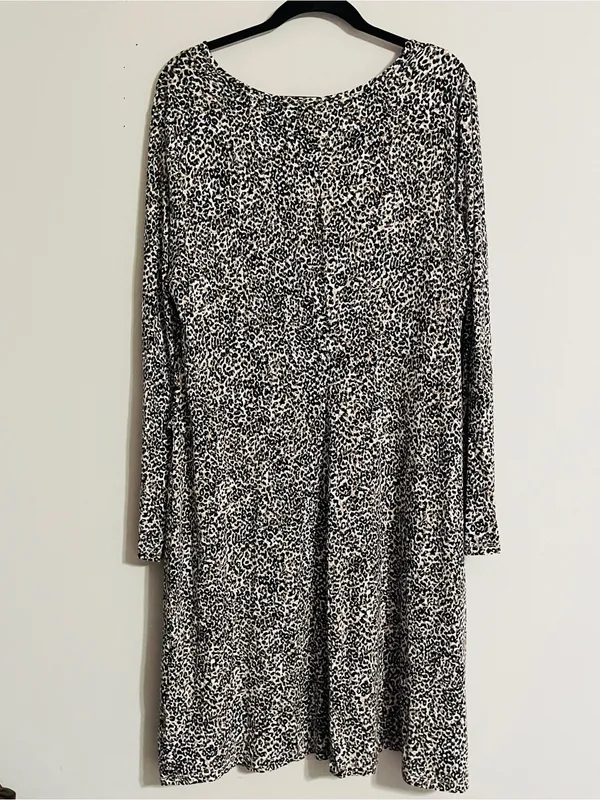 Old Navy Maternity Dress XL Animal Leopard Print Long Sleeve MIDI Nursing Flap - Image 9