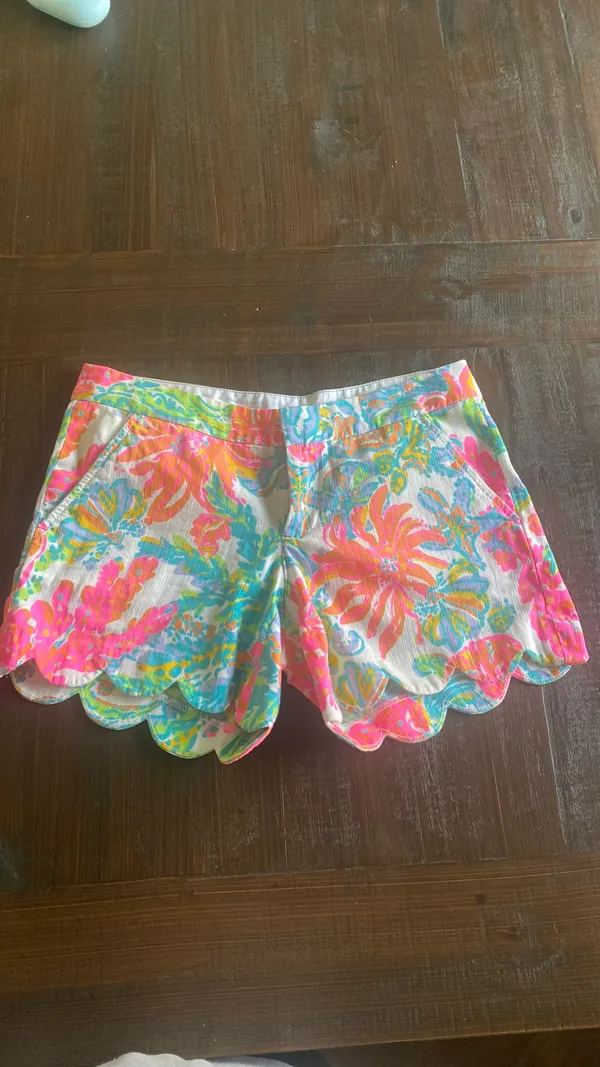 Lilly Pulitzer Shorts Buttercup Scalloped - Image 2