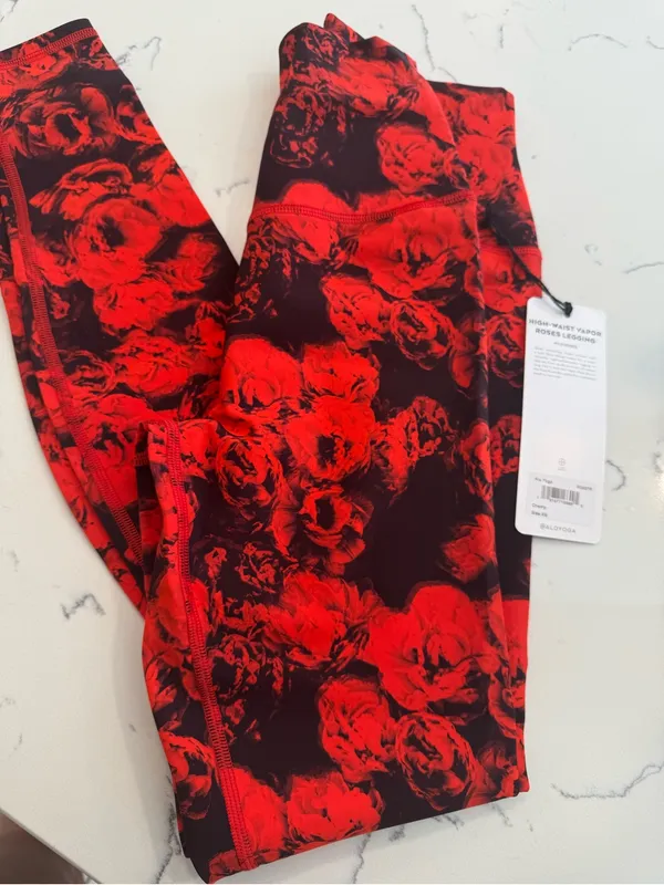 ALO Yoga Red & Black Floral High-Rise Leggings - Image 4