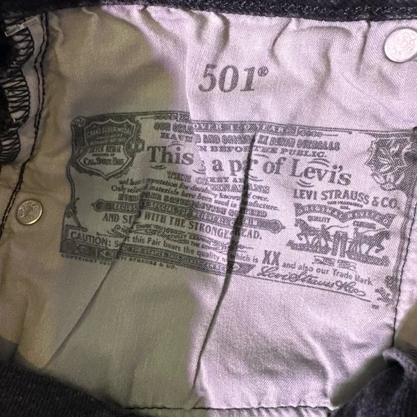 Levi's Gray Denim Jeans with Leather Patch - Image 5