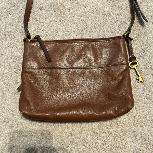 Fossil brown leather medium size crossbody bag‎ - Image 2