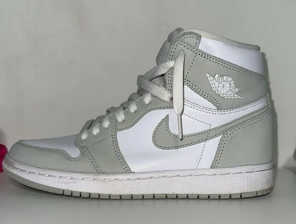 Nike Jordan 1 - Image 2