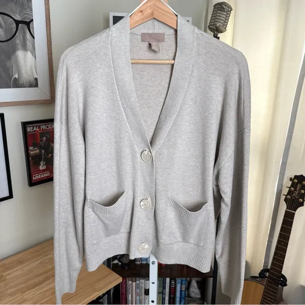 H&M Womens Cardigan Sweater Sz M Beige Big Button Chunky Knit Heavy Deep V Neck - Image 3