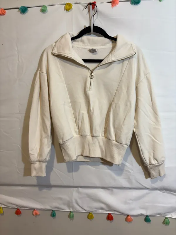 Super cute target white pullover  - Image 2