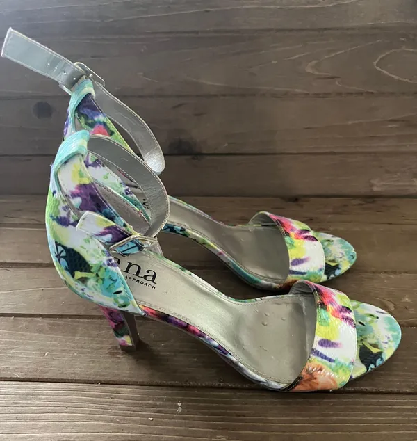 Vibrant Tropical beautiful colored Sandals 3” heels strapped Multi Color Size6.5 - Image 2