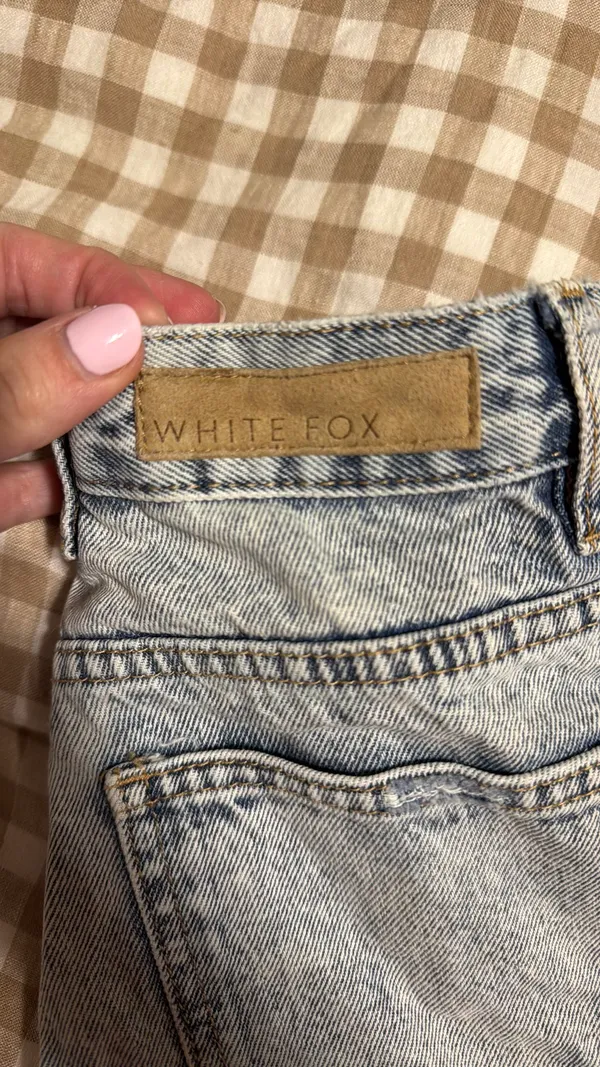 White Fox High-Waisted Boutique Light Wash Straight Leg Jeans - Image 3