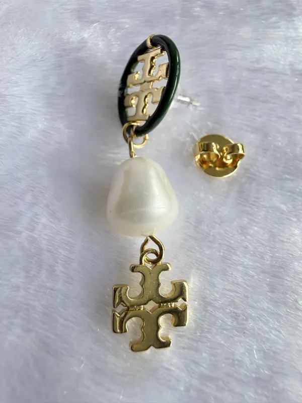 Tory Burch Moondance Pearl Drop Earrings. - Image 4