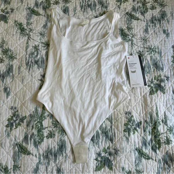 Lululemon Wundermost Ultra-Soft Nulu Square-Neck Sleeveless Bodysuit White M - Image 9