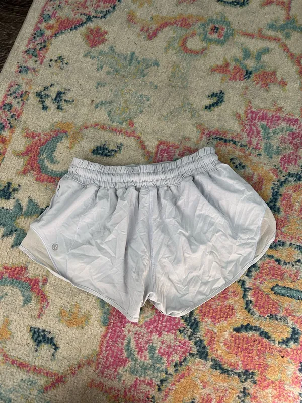 Lululemon Hotty Hot Shorts 2.5" - Image 4