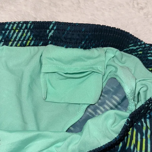 Old Navy Active Women’s Athletic Shorts Size Medium‎ - Image 6