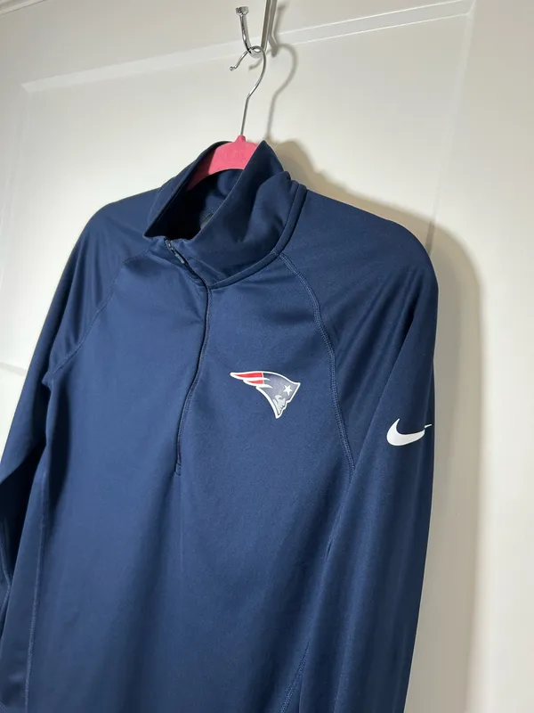 Nike Women’s medium NE Patriots NFL pullover - Image 2
