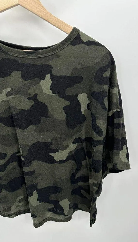Old Navy Active Green Black Camo Cropped Short Sleeve Tee Women's Size Medium - Image 3