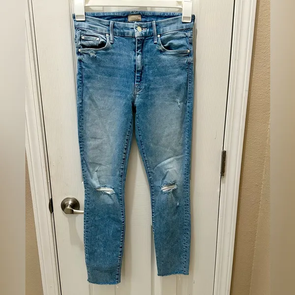 MOTHER High waisted Looker ankle fray jeans size 26 - Image 14