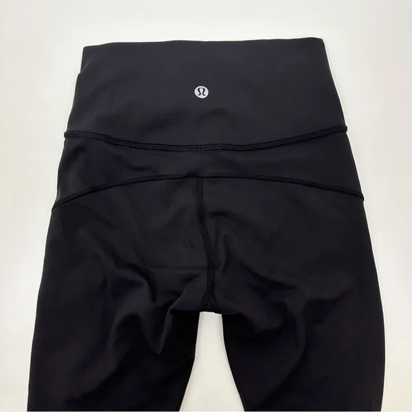 Lululemon In Movement Tights 25” - Image 5