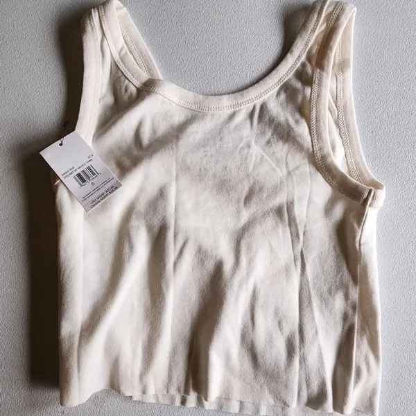 NWT Billabong Women's Cream TANK TOP CROP - Image 2