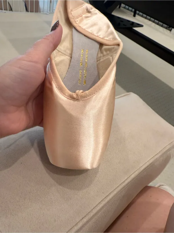 Bloch Satin Pointe Shoe in Light Pink - Image 3
