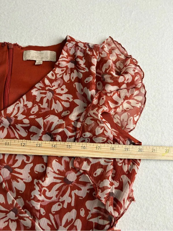 Floral Rust Tie-Waist Midi Dress with V-Neck - Image 8