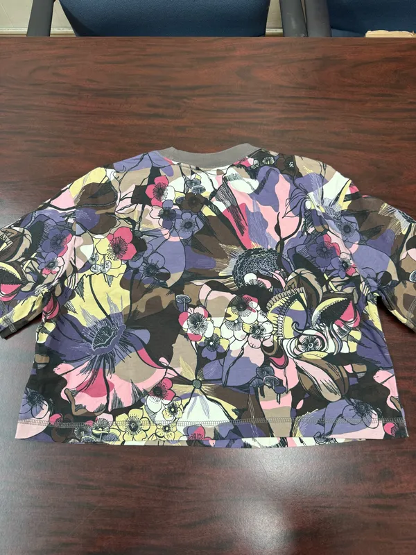 Nike Abstract Floral Athletic Crop Top Size Medium - Image 4
