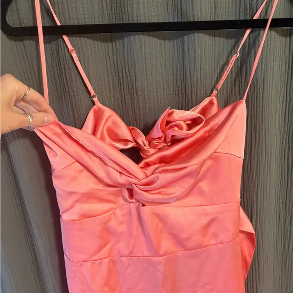Lucy in the Sky Satin Front Twist Strappy Maxi Dress in Coral Size Large - Image 3