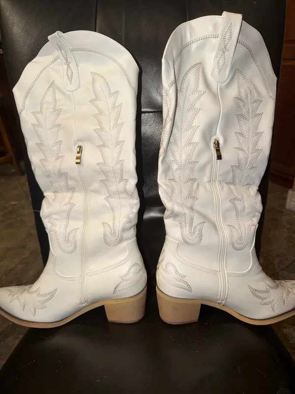 Boots White Size 13 - Image 4