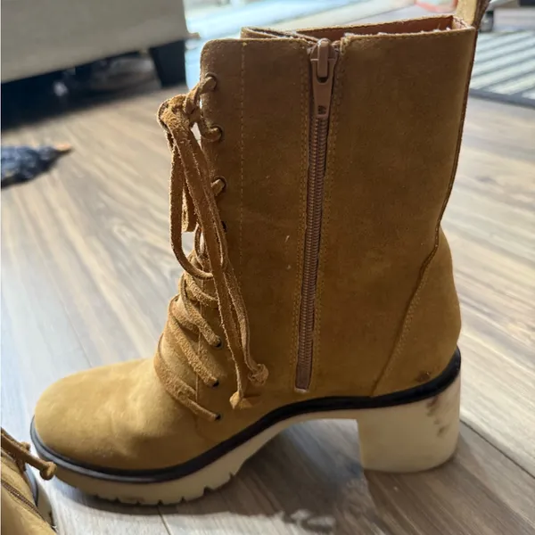 Source Unknown Tan Suede Lace-Up Ankle Boots - Image 8