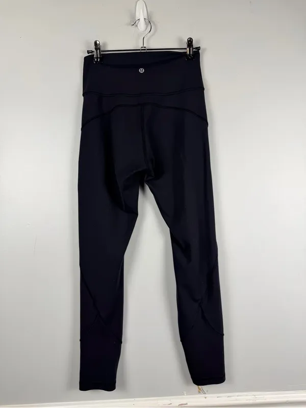 Lululemon In Movement Tight 25" *Everlux
Black size 6 - Image 4