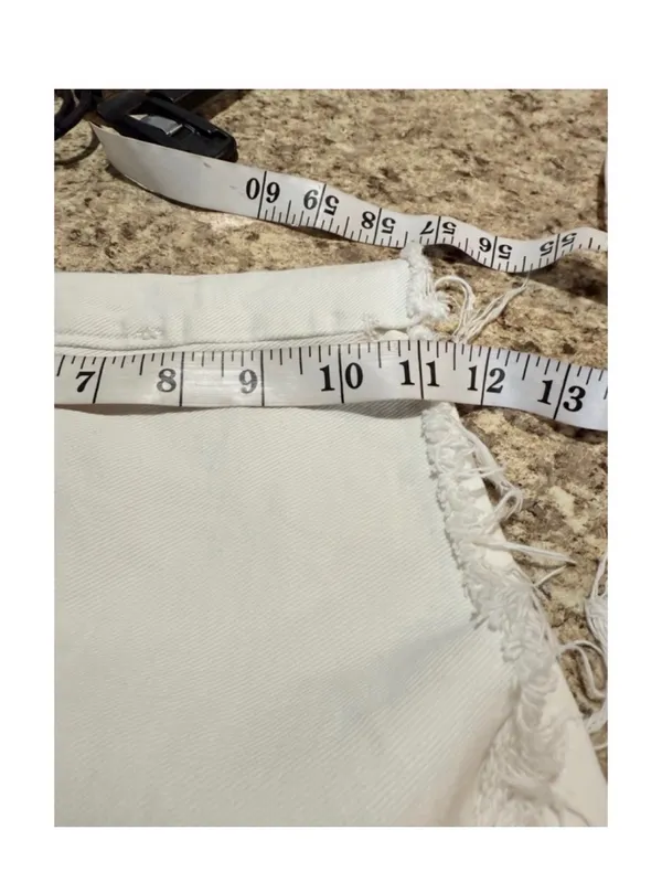 Madewell White Frayed Hem Denim Shorts - Image 4