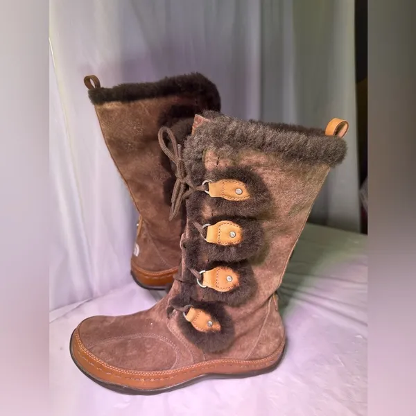 The North Face Dark Brown Fur-Lined Winter Boots - Image 3