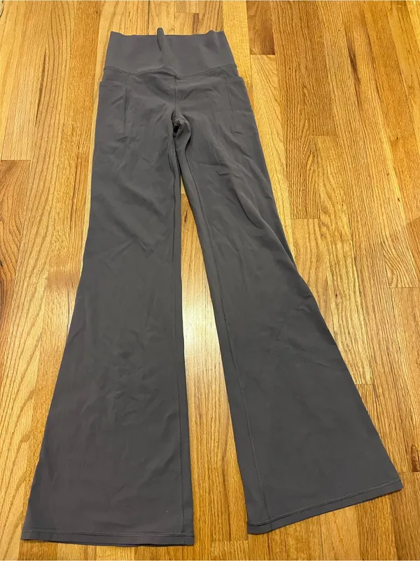 Athleta Salutation Stash Flare Pant dusty purple size XS - Image 2