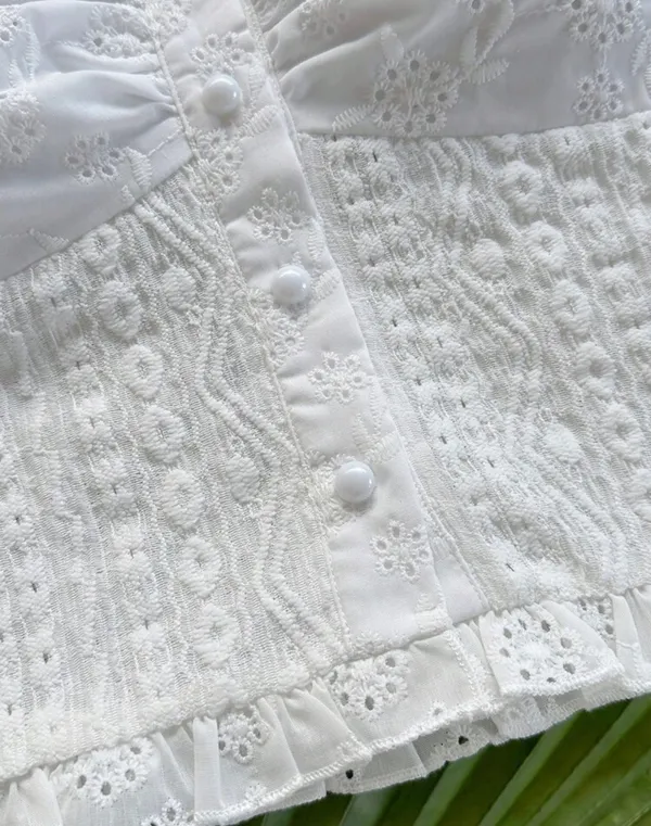 Small white strapless eyelet top - Image 3