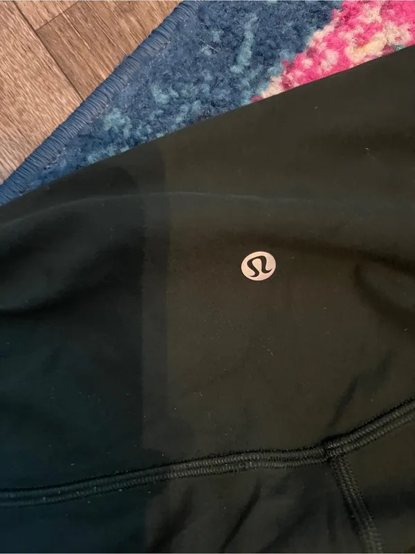 Lululemon Women’s Dark Green scalloped leggings - Image 8