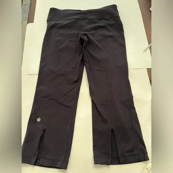 Lululemon  capei slit bottom size 6 - Image 2