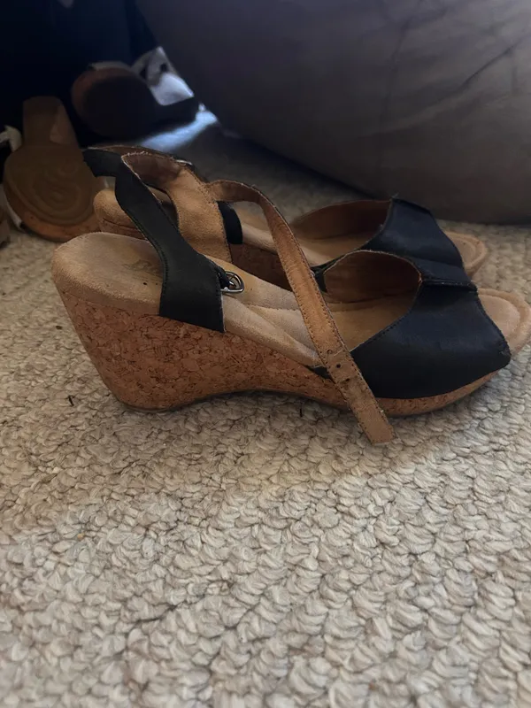 Black Bass Wedge Sandals Size 7.5 - Image 3
