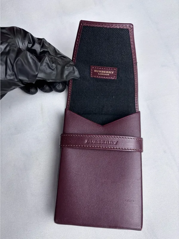 Authentic Burberry London Nova Check Burgundy Leather Case Made in Italy vintage - Image 5