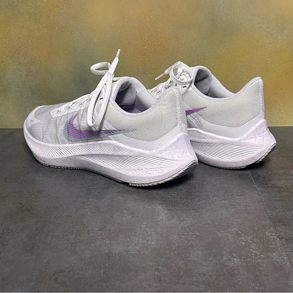 Nike Air Zoom Winflo 8 Women's Grey / White / Violet Sneakers Size 9 - Image 11