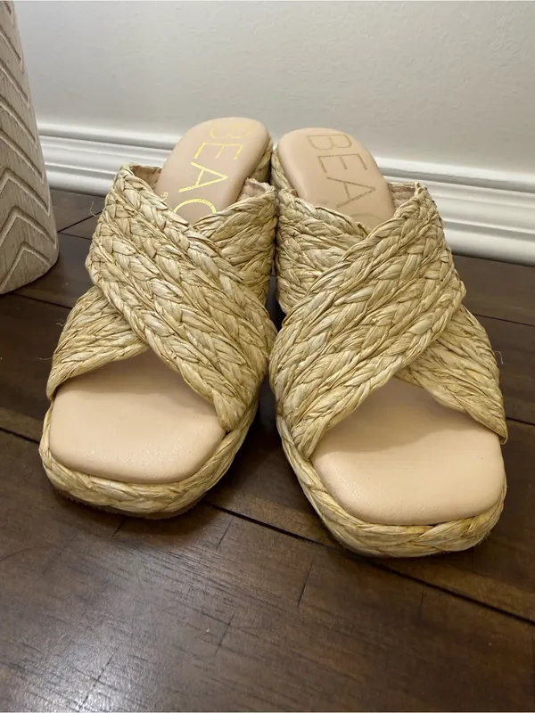 Beach by Matisse Raffia Crisscross Wedge Sandals size 6 - Image 2