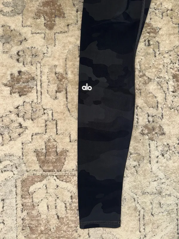 Alo Yoga High-Waist Camo Vapor Leggings - Image 8