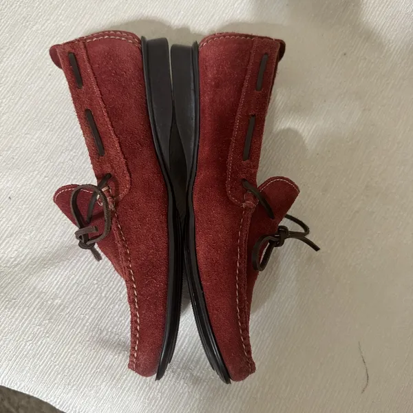 Cole Haan Red suede shoes Flats Loafers womens sz 5.5 M Comfort Slip On - Image 4