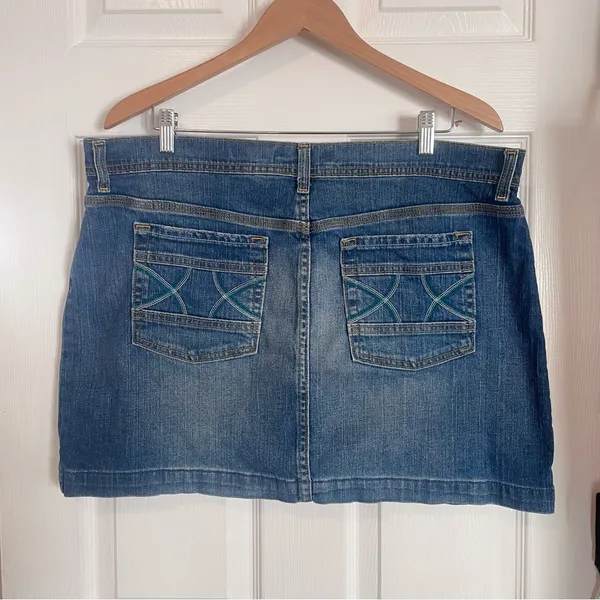 Y2K Vintage Jean Skirt Denim Mini Old Navy Size 16 Blue Low Rise Low Waisted - Image 2