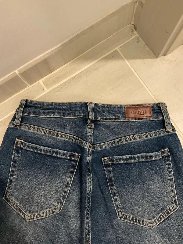 Hollister Jeans - Image 3